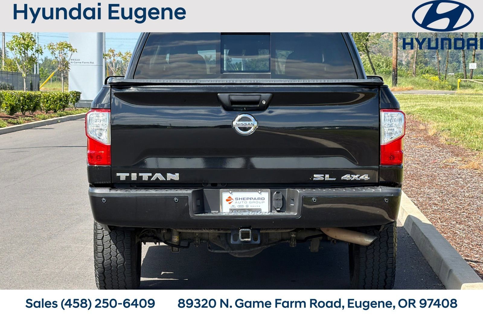 Used 2018 Nissan Titan SL AWD/4WD image 4