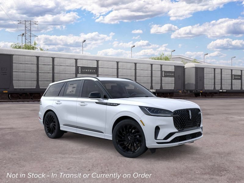 New 2026 Lincoln Aviator Reserve w/ Jet Appearance Package RWD image 1