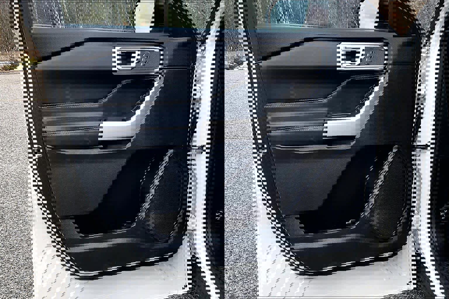 Used 2022 Ford Explorer XLT w/ Equipment Group 202A image 22