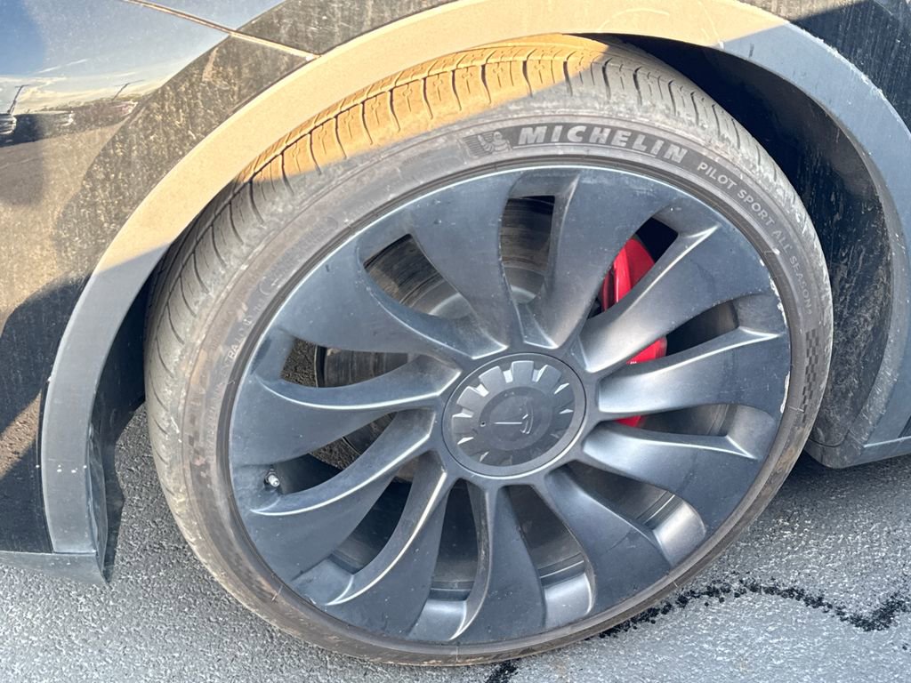 Used 2024 Tesla Model Y Performance AWD/4WD image 9