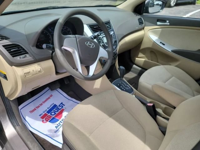 Used 2012 Hyundai Accent GLS FWD image 12