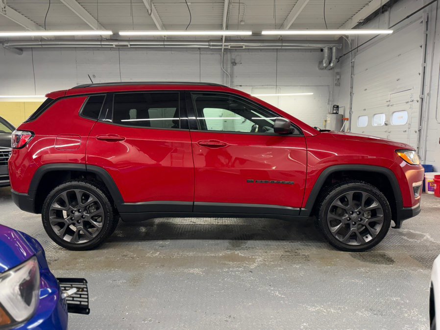 Used 2021 Jeep Compass Latitude w/ Sun and Sound Group AWD/4WD image 6