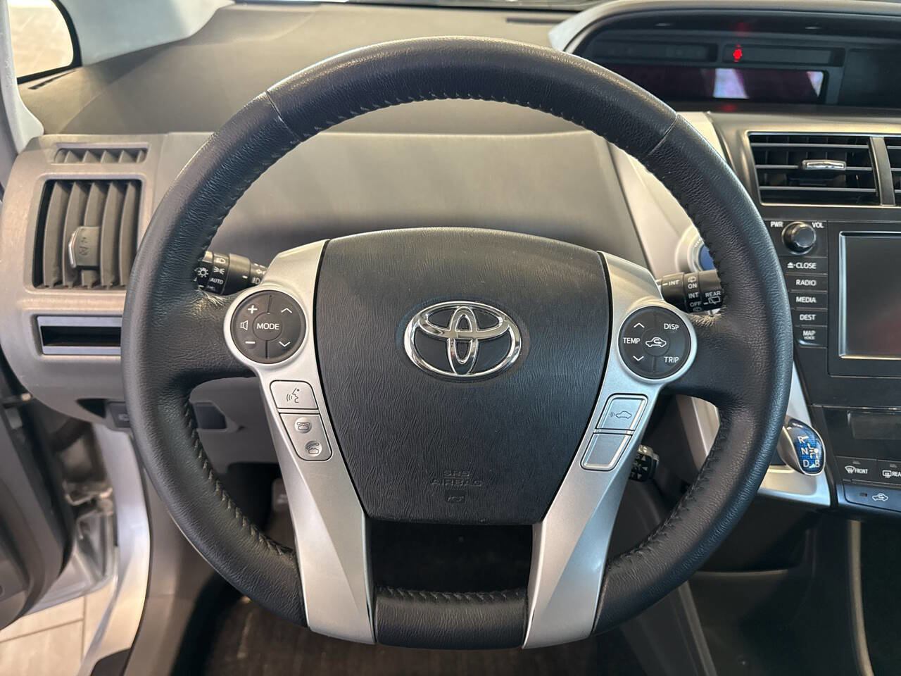 Used 2014 Toyota Prius V Five image 18