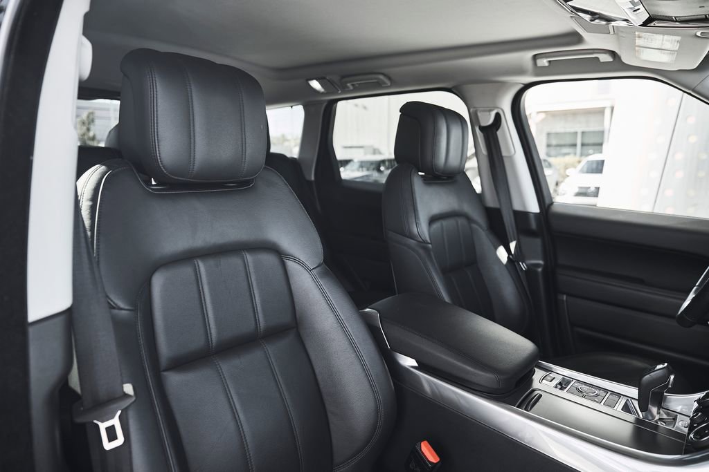 Used 2020 Land Rover Range Rover Sport SE image 23