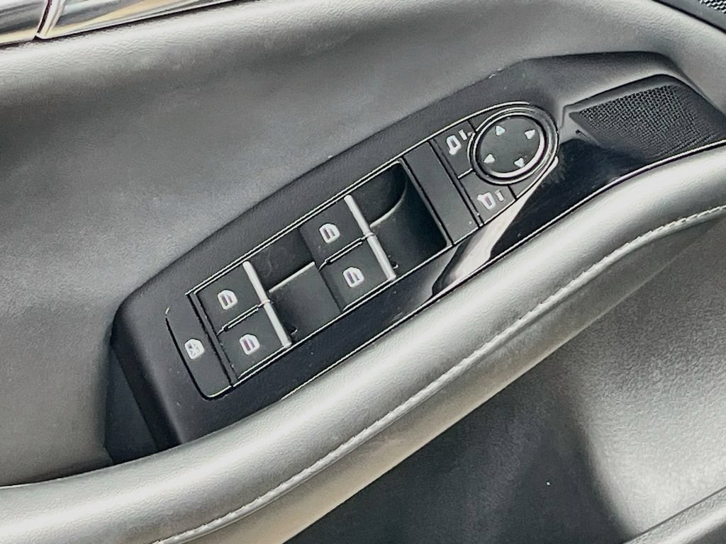 Used 2024 MAZDA MAZDA3 s FWD image 18