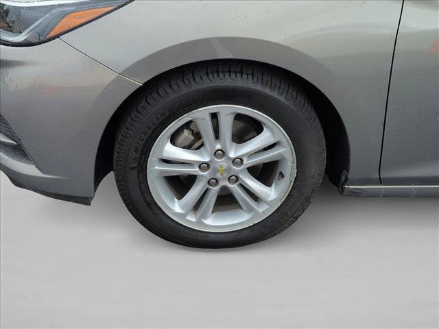 Used 2017 Chevrolet Cruze LT FWD image 14