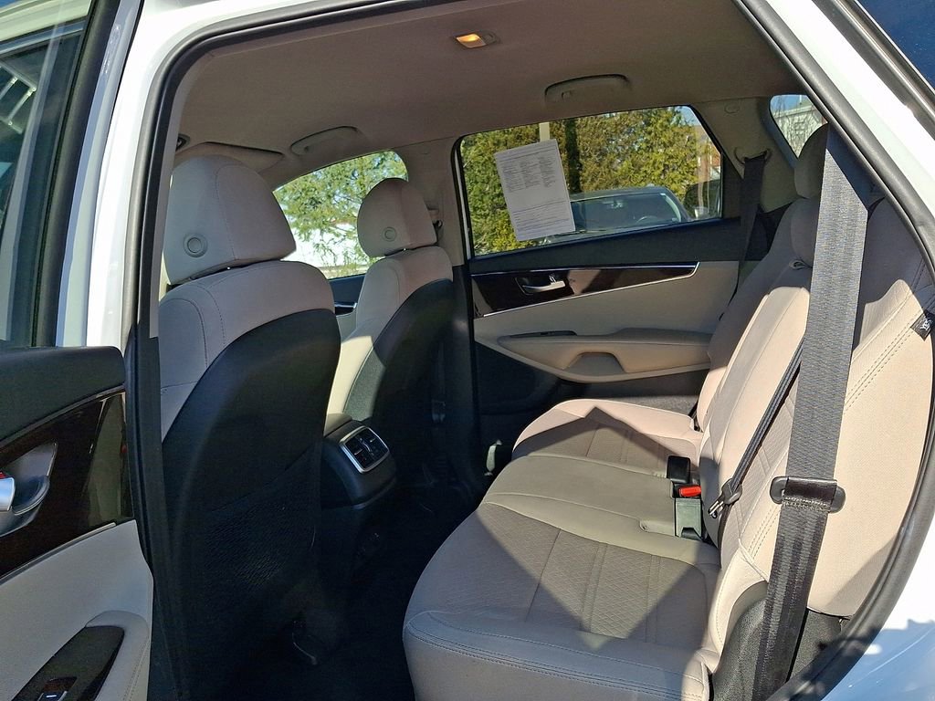 Used 2018 Kia Sorento LX image 10