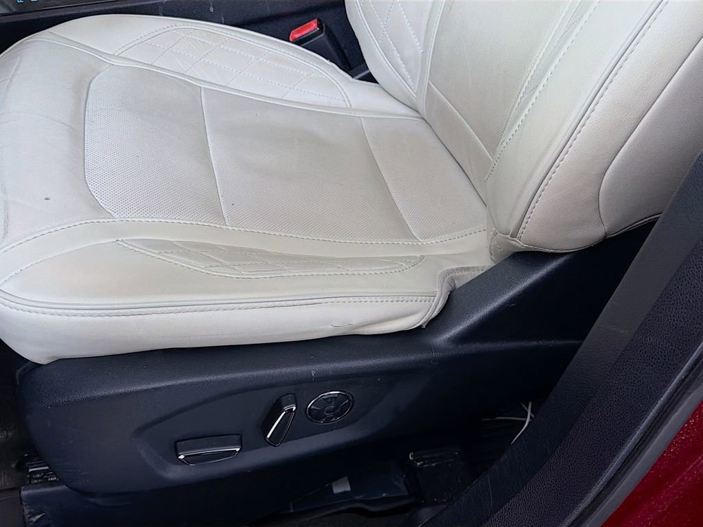 Used 2018 Ford Explorer Platinum image 24