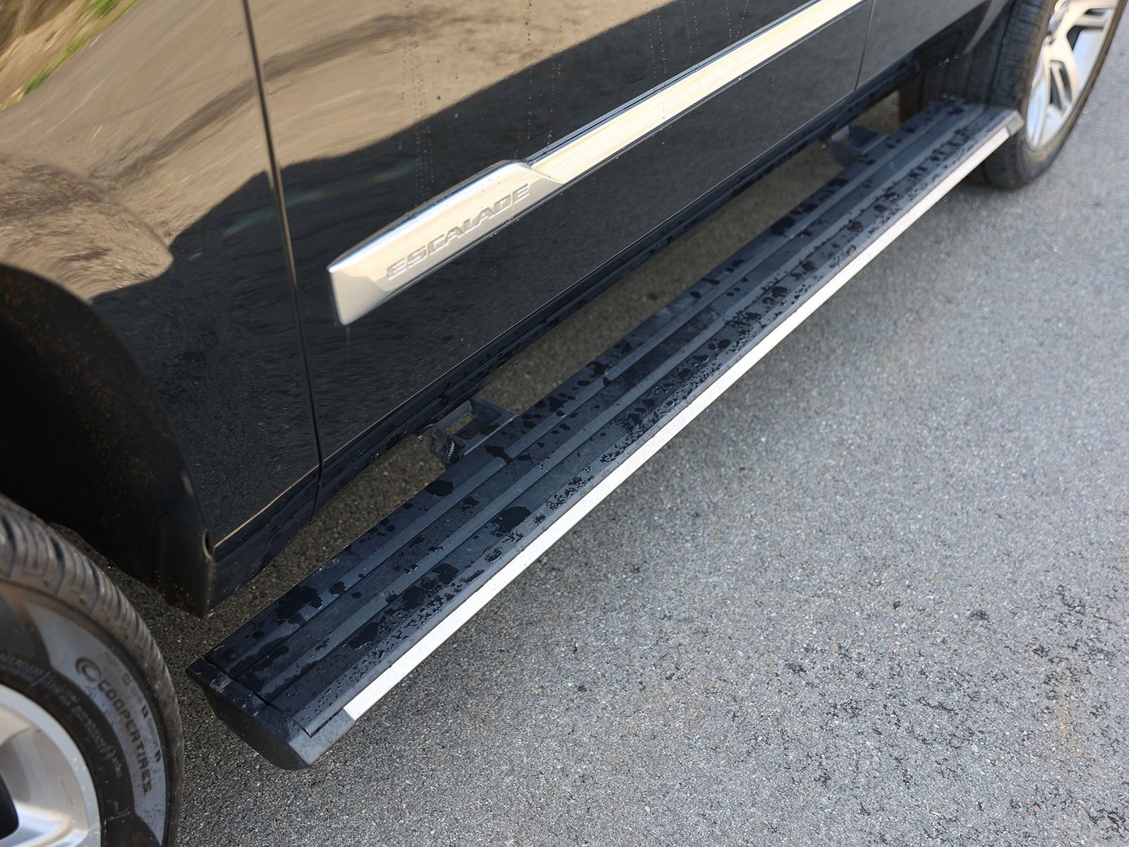 Used 2017 Cadillac Escalade Premium Luxury AWD/4WD image 9