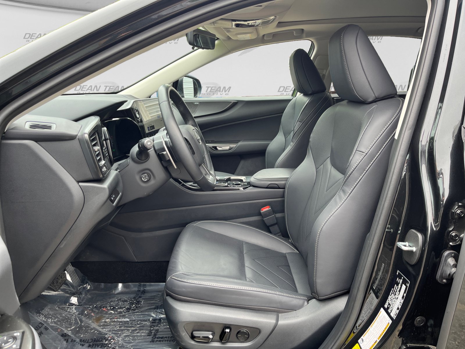Used 2025 Lexus NX 350h AWD w/ Luxury Package image 11