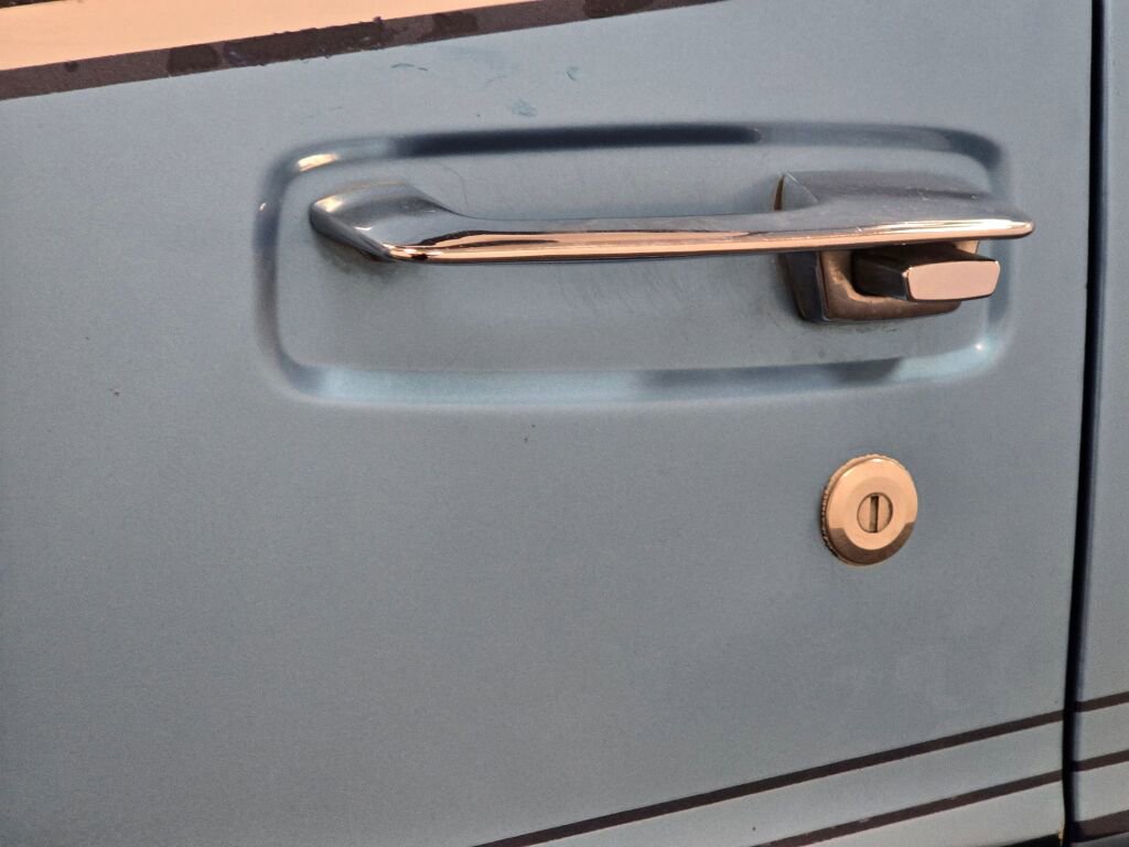 Used 1991 Dodge B2500 image 19