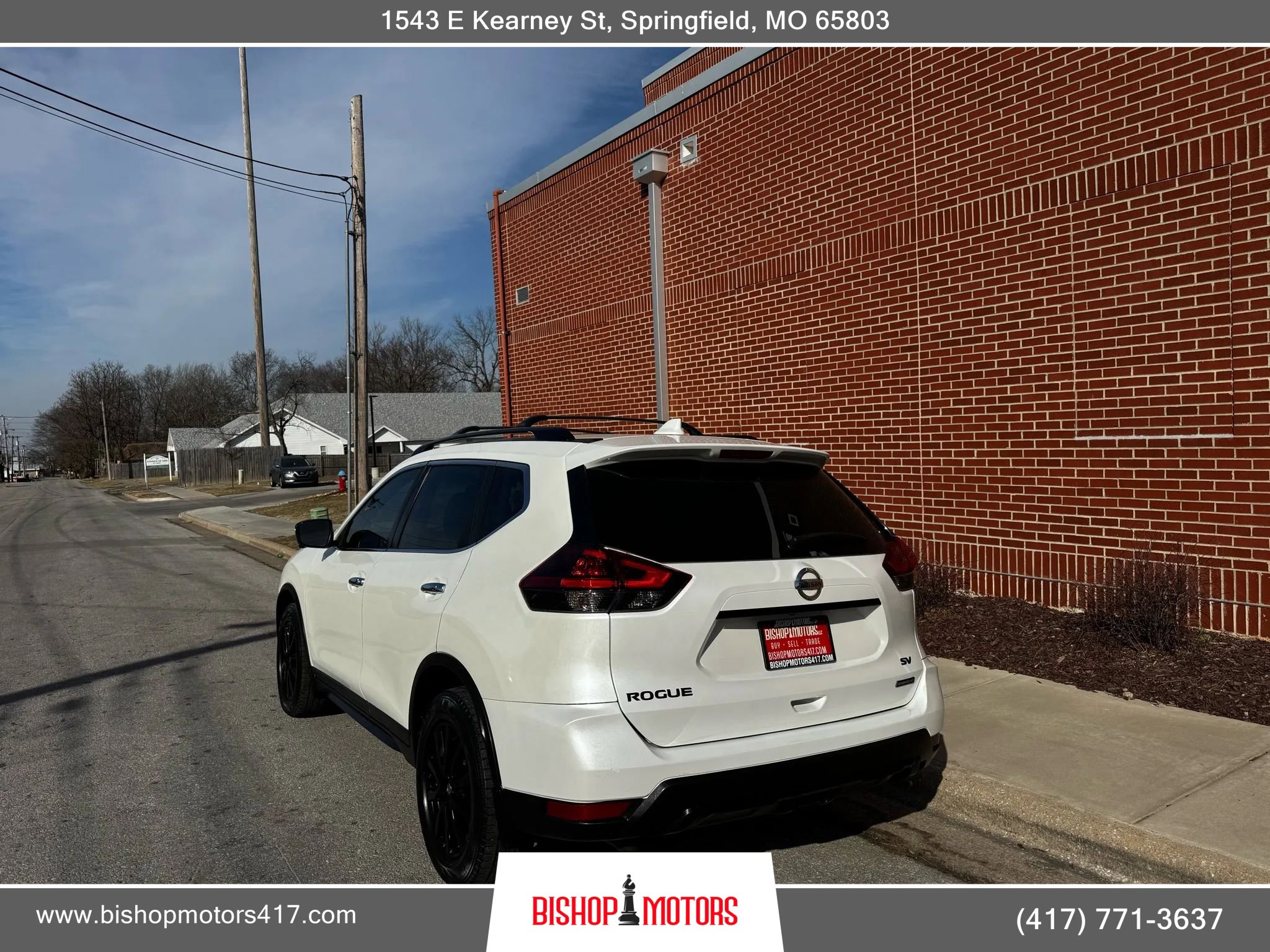 Used 2018 Nissan Rogue SV w/ Premium Package image 3