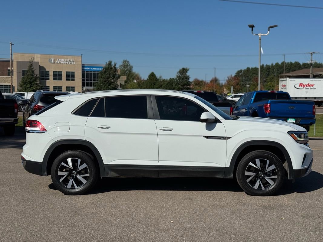 Used 2022 Volkswagen Atlas Cross Sport SE image 9