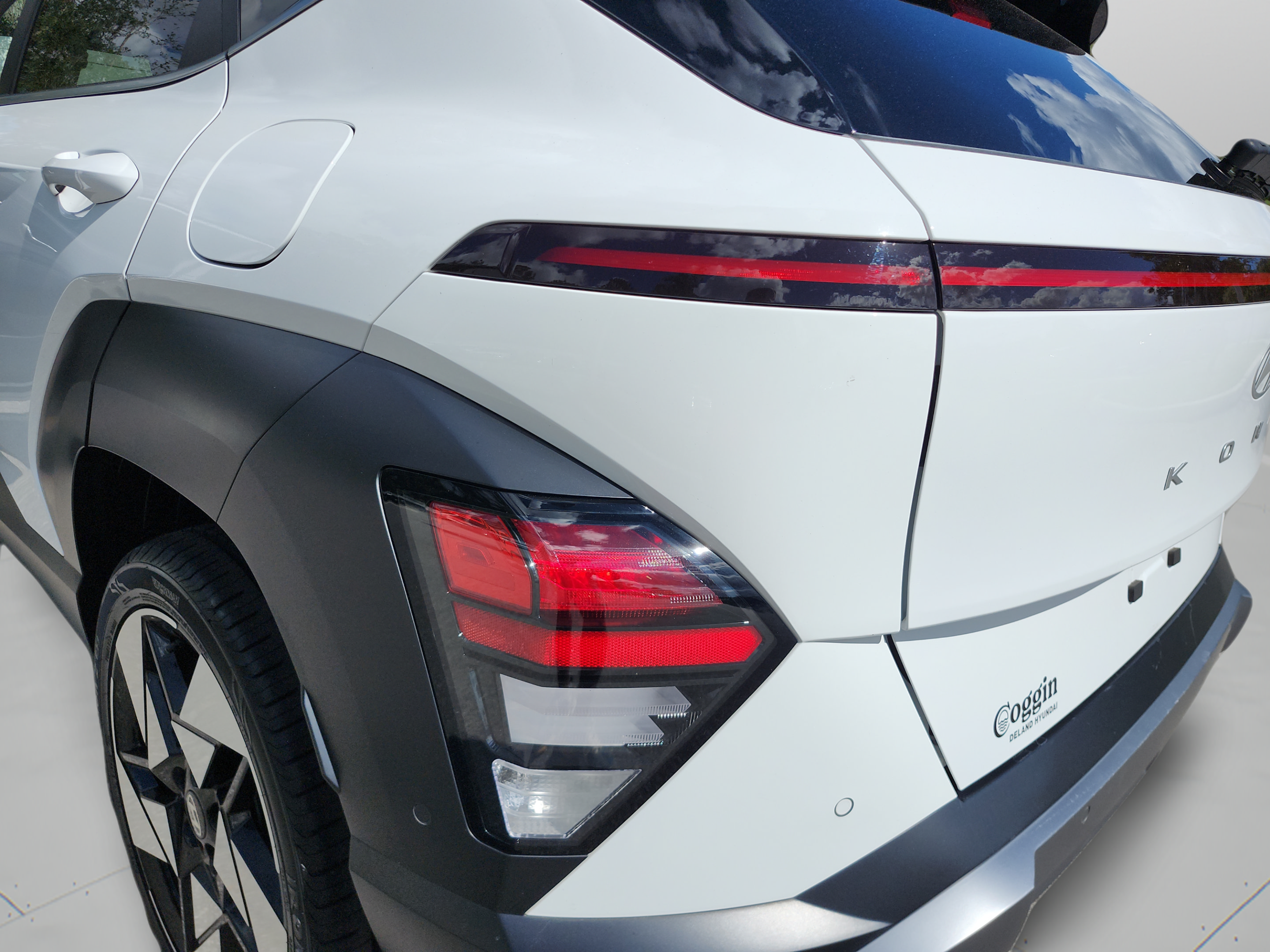 Certified 2025 Hyundai Kona Limited AWD/4WD image 32