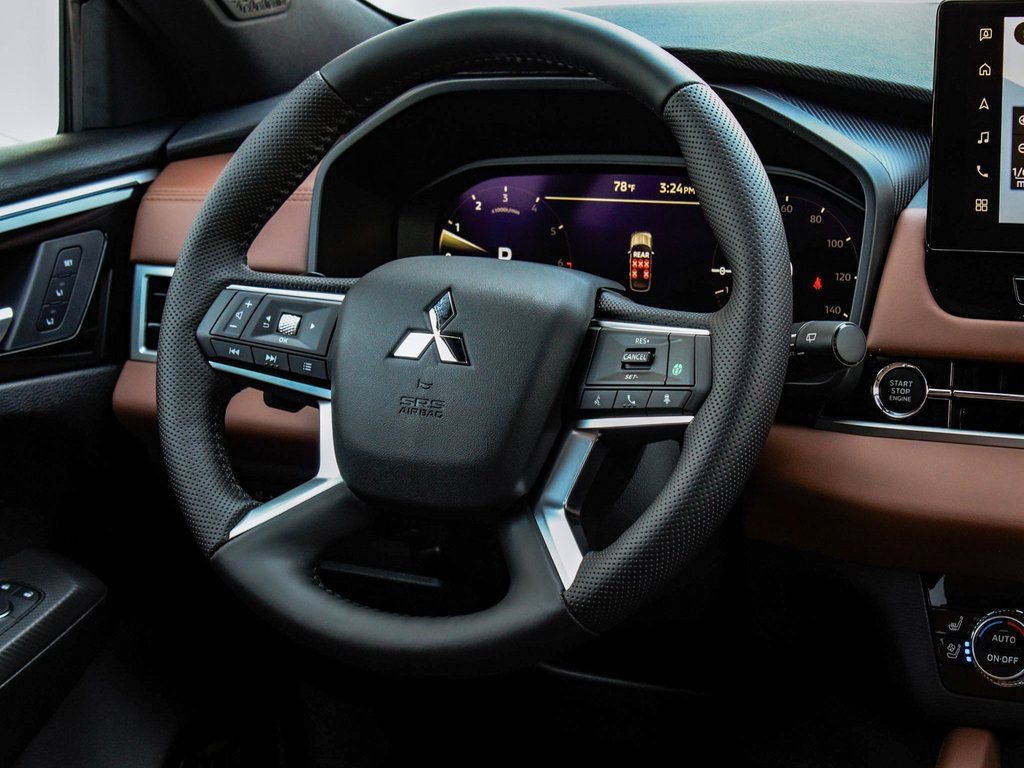 New 2025 Mitsubishi Outlander SEL image 27