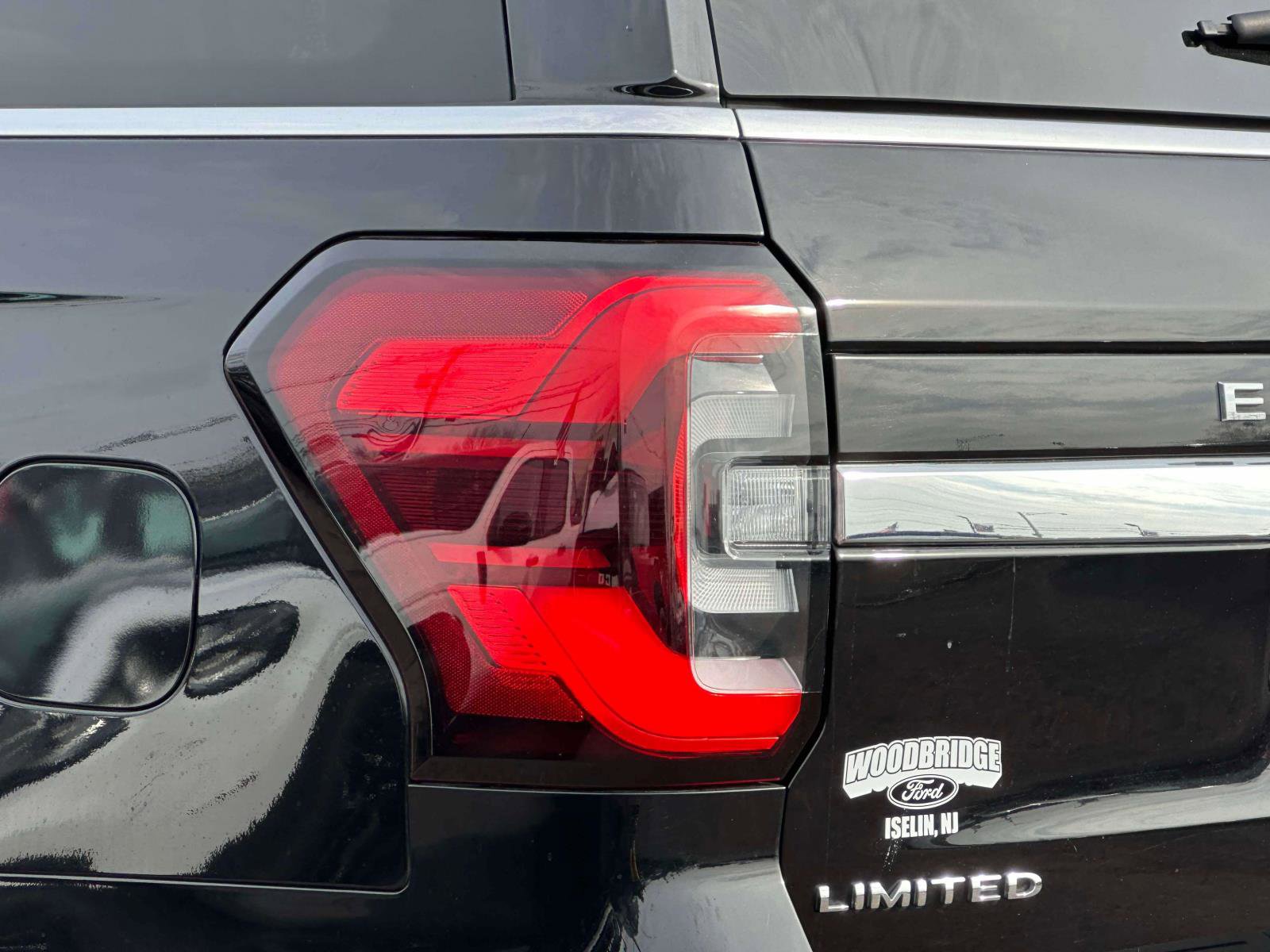 Used 2022 Ford Expedition Limited image 8