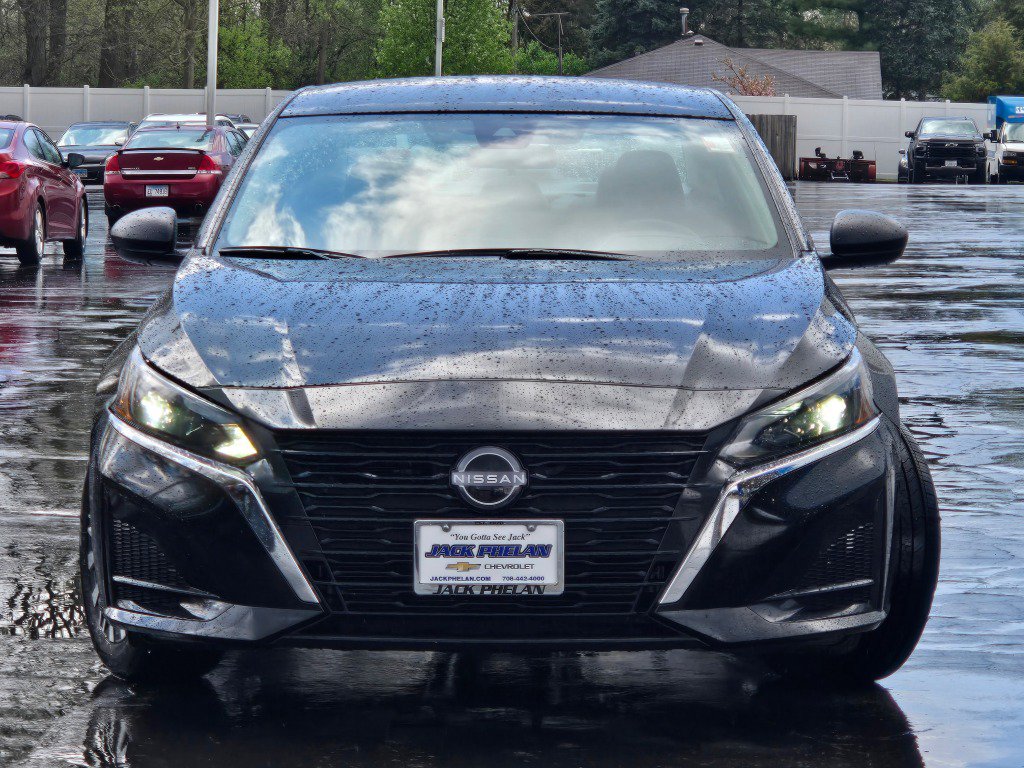 Used 2025 Nissan Altima 2.5 SV FWD image 4