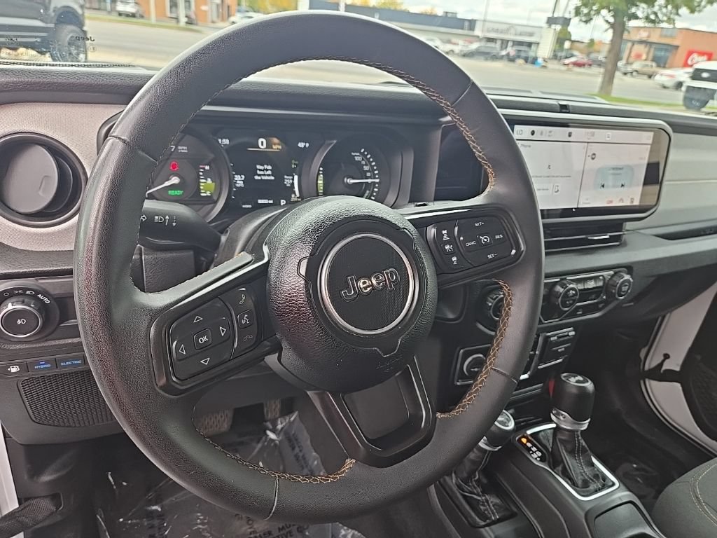 Used 2024 Jeep Wrangler Unlimited AWD/4WD image 13