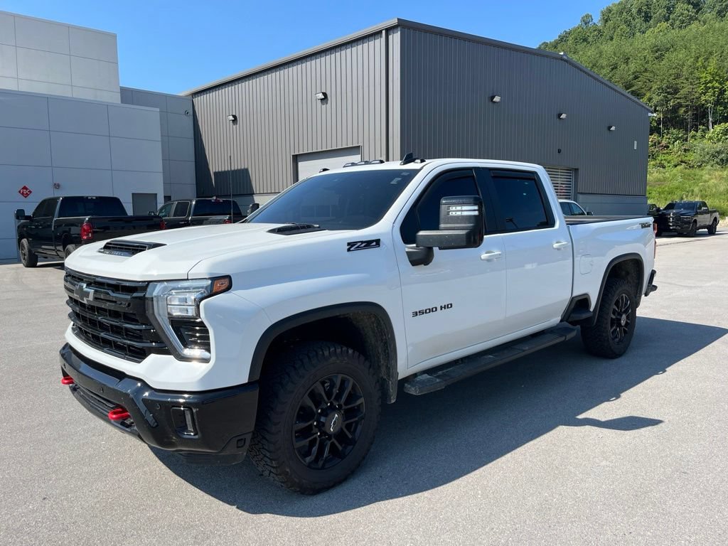 Used 2025 Chevrolet Silverado 3500 LT w/ Trail Boss Package AWD/4WD image 1