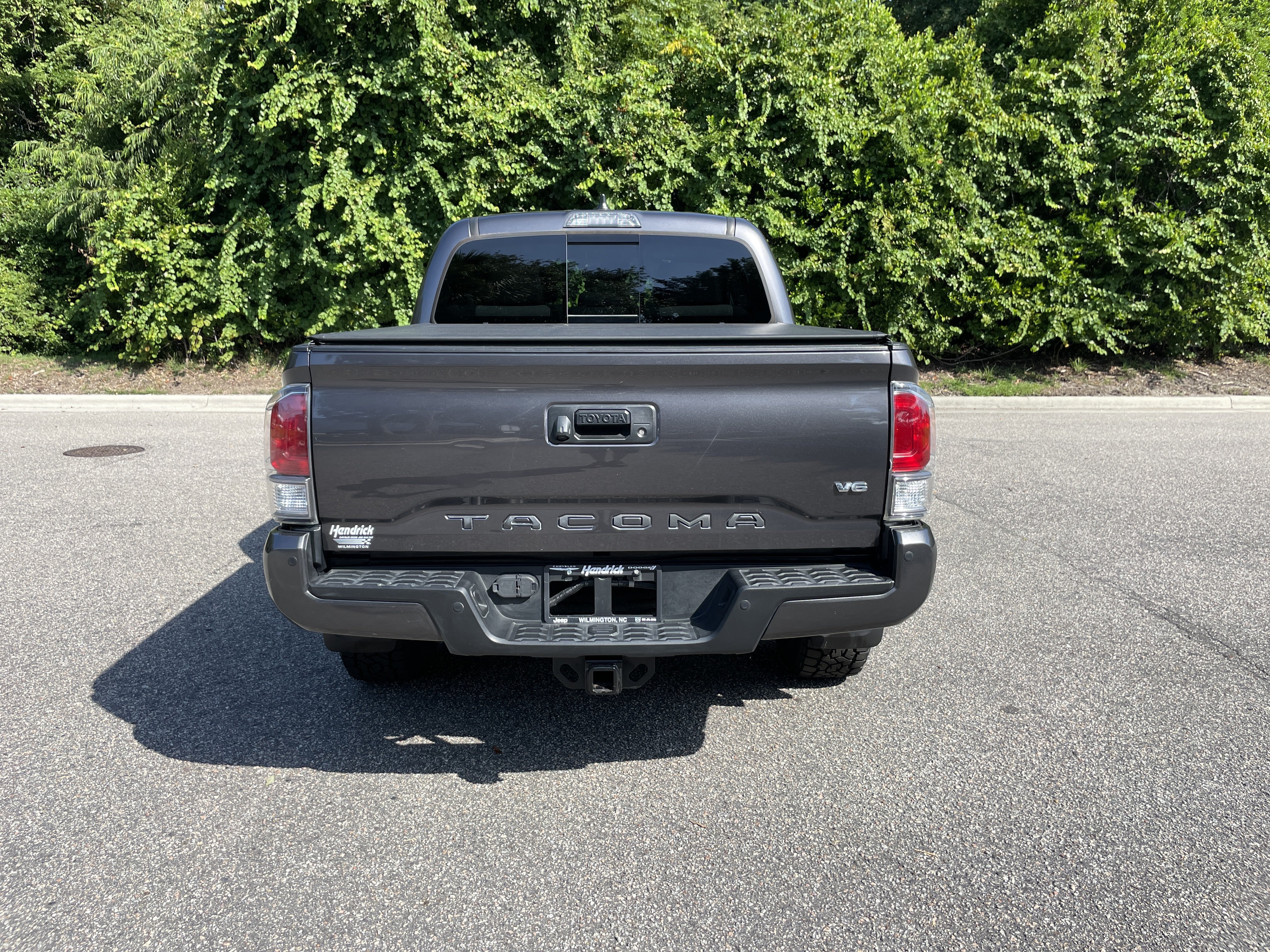 Used 2022 Toyota Tacoma TRD Sport w/ Technology Package AWD/4WD image 8