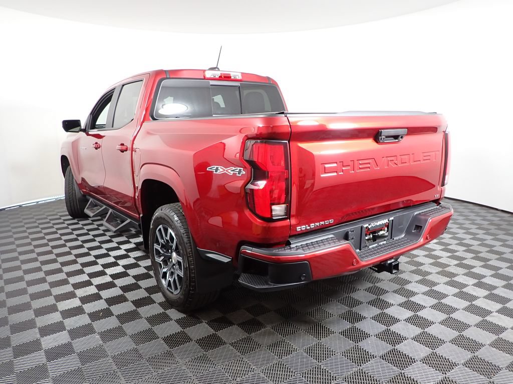 Used 2024 Chevrolet Colorado LT w/ LT Convenience Package III AWD/4WD image 13