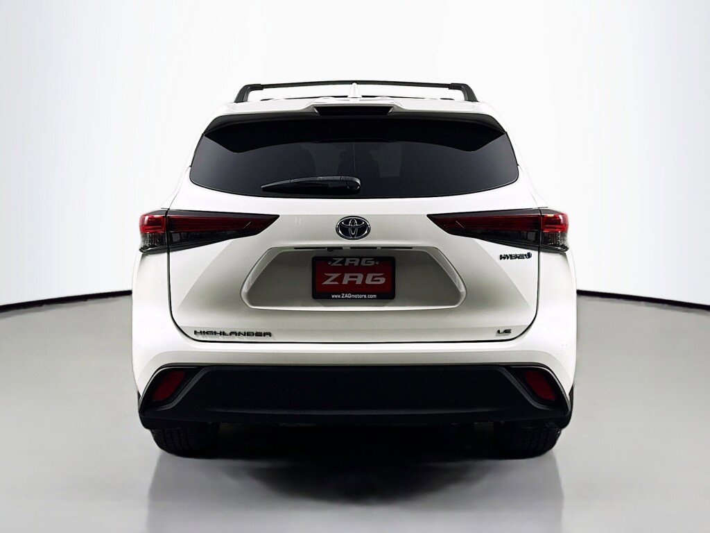 Used 2021 Toyota Highlander LE image 4