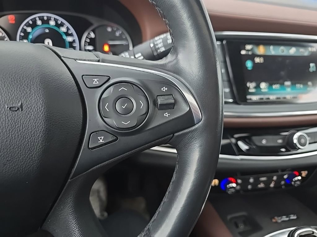 Used 2018 Buick Enclave Avenir w/ Avenir Technology Package AWD/4WD image 13