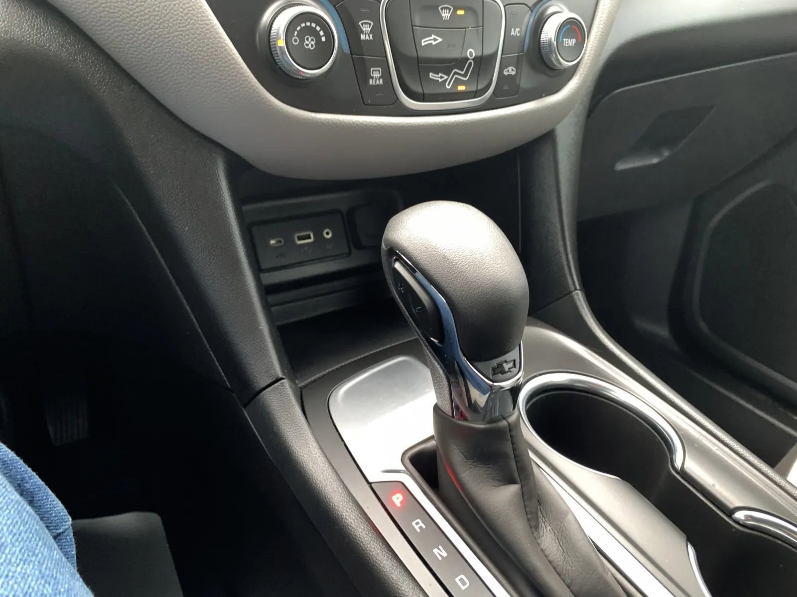 Used 2022 Chevrolet Equinox LS w/ Driver Confidence II Package image 16