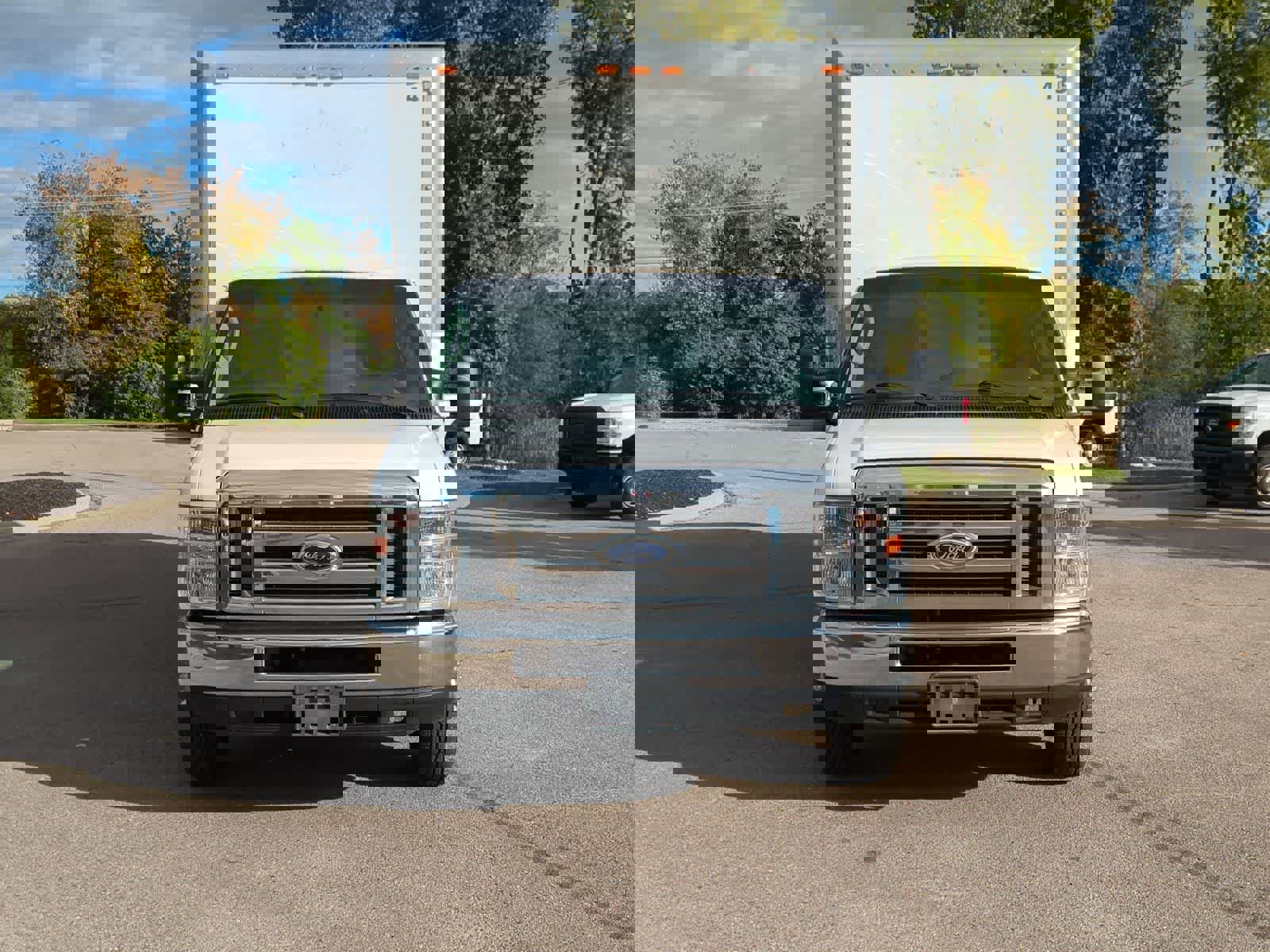 Used 2016 Ford E-450 and Econoline 450 Super Duty w/ Exterior Upgrade Package image 3