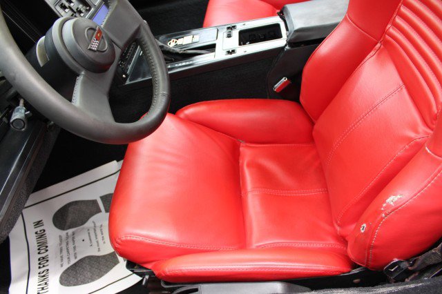 Used 1989 Chevrolet Corvette Convertible RWD image 9