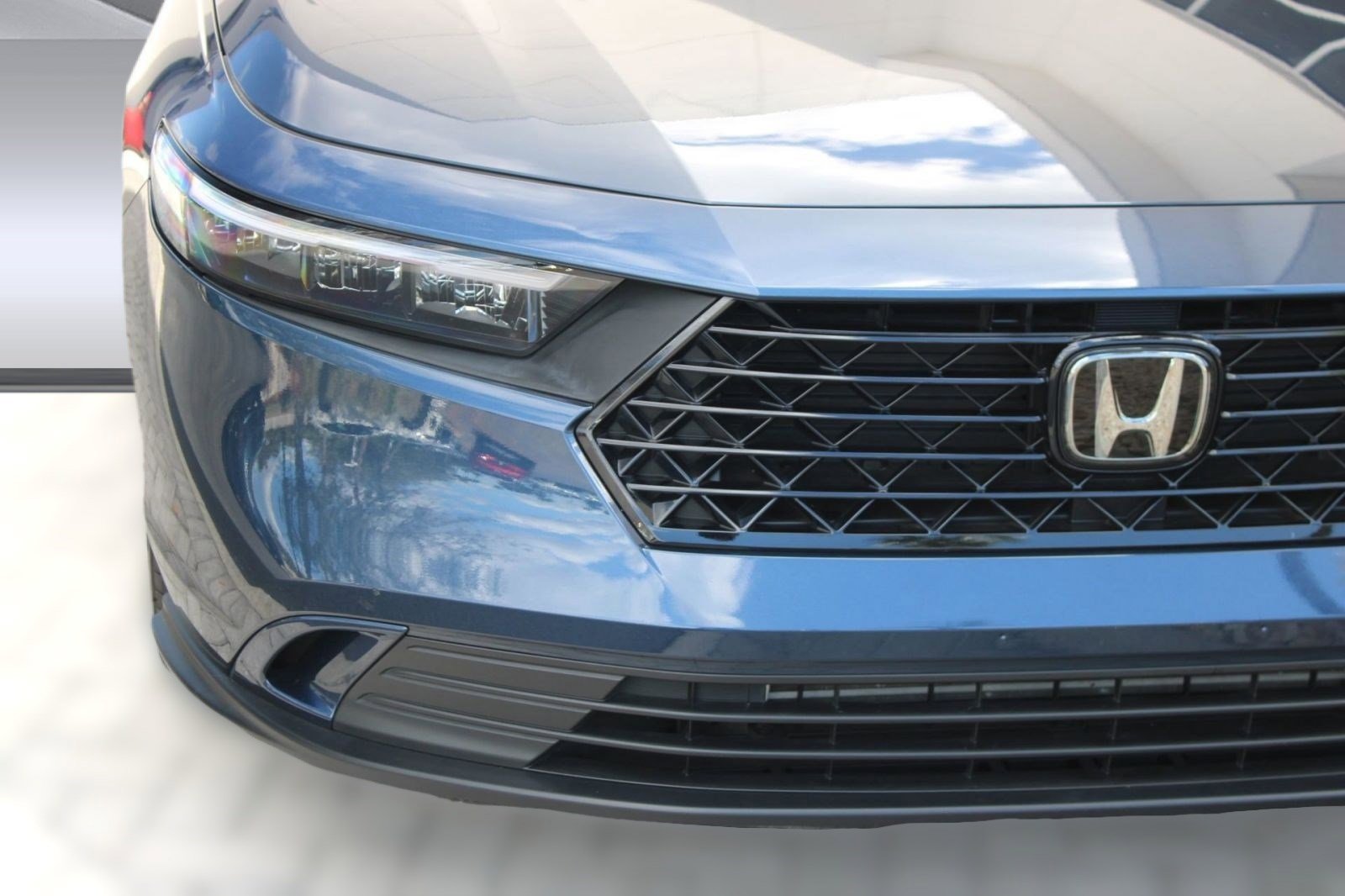 Used 2024 Honda Accord EX image 11