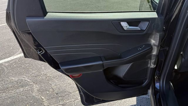 Used 2021 Ford Escape Titanium image 30