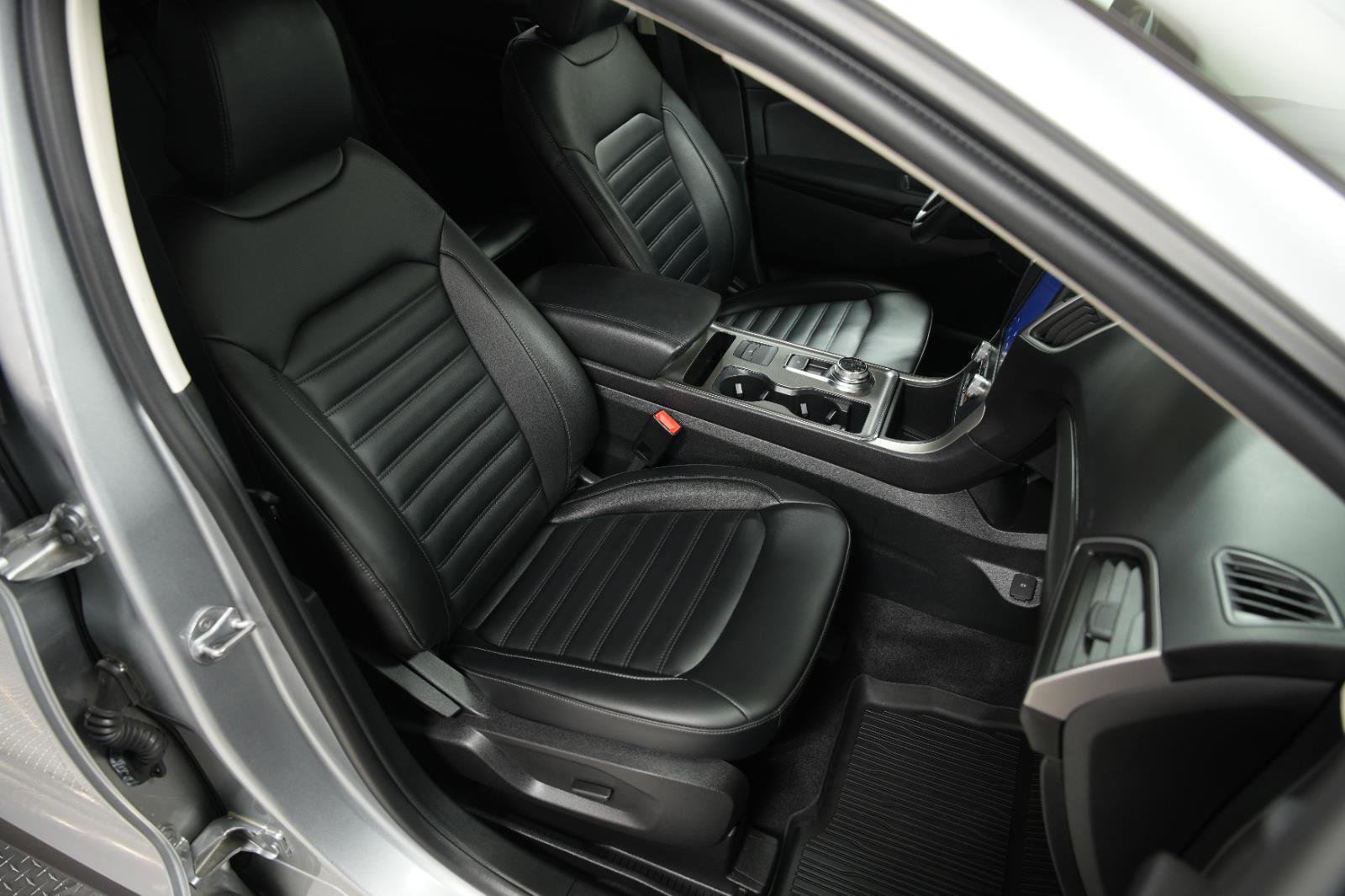 Used 2022 Ford Edge SEL w/ Convenience Package image 16