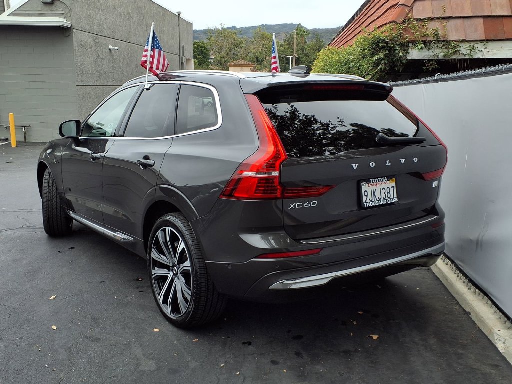 Used 2023 Volvo XC60 T8 Ultimate AWD/4WD image 5