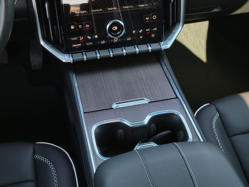 Used 2026 GMC Acadia Denali w/ Super Cruise Package FWD image 24