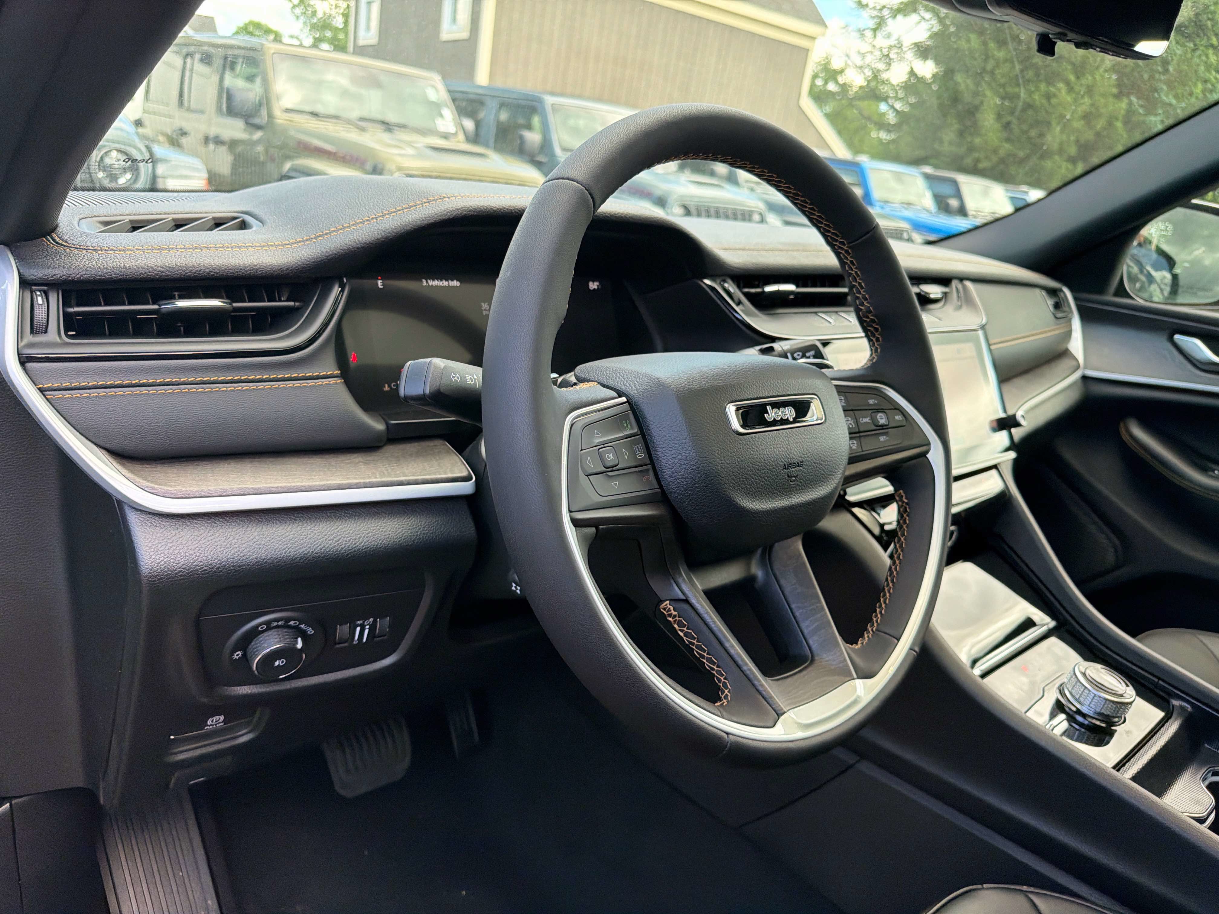 New 2026 Jeep Grand Cherokee Limited AWD/4WD image 8