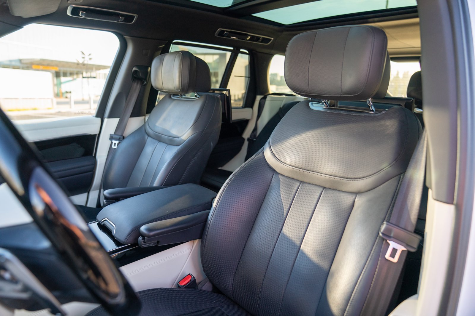 Used 2023 Land Rover Range Rover Autobiography AWD/4WD image 5