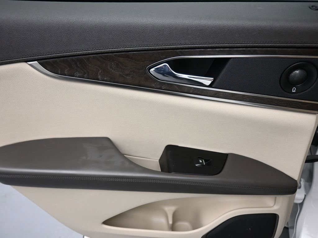 Used 2020 Lincoln Nautilus Reserve w/ Equipment Group 201A FWD image 37