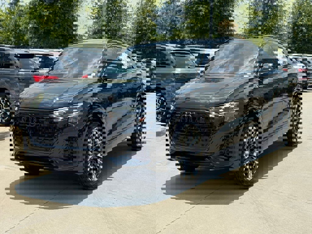 New 2025 Audi Q8 Premium image 9