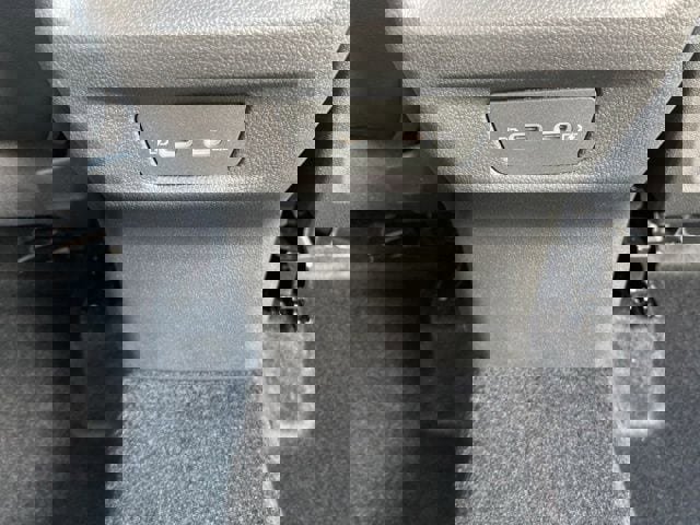 New 2025 Volkswagen Tiguan SE image 55