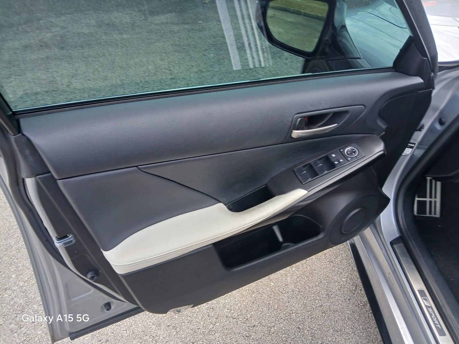 Used 2021 Lexus IS 350 F Sport RWD image 12