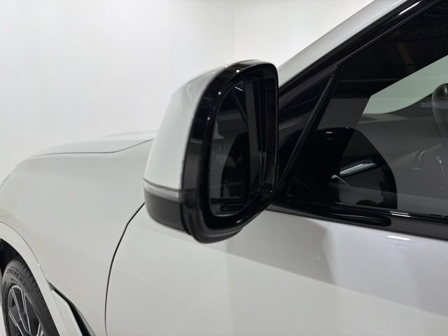 Certified 2024 BMW X6 xDrive40i w/ Executive Package AWD/4WD image 9