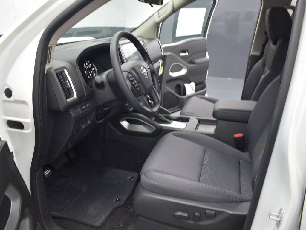 Certified 2025 Nissan Frontier SV image 12