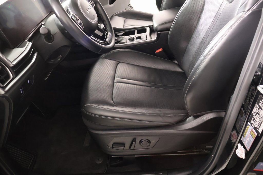 Used 2024 Kia Sorento S image 12