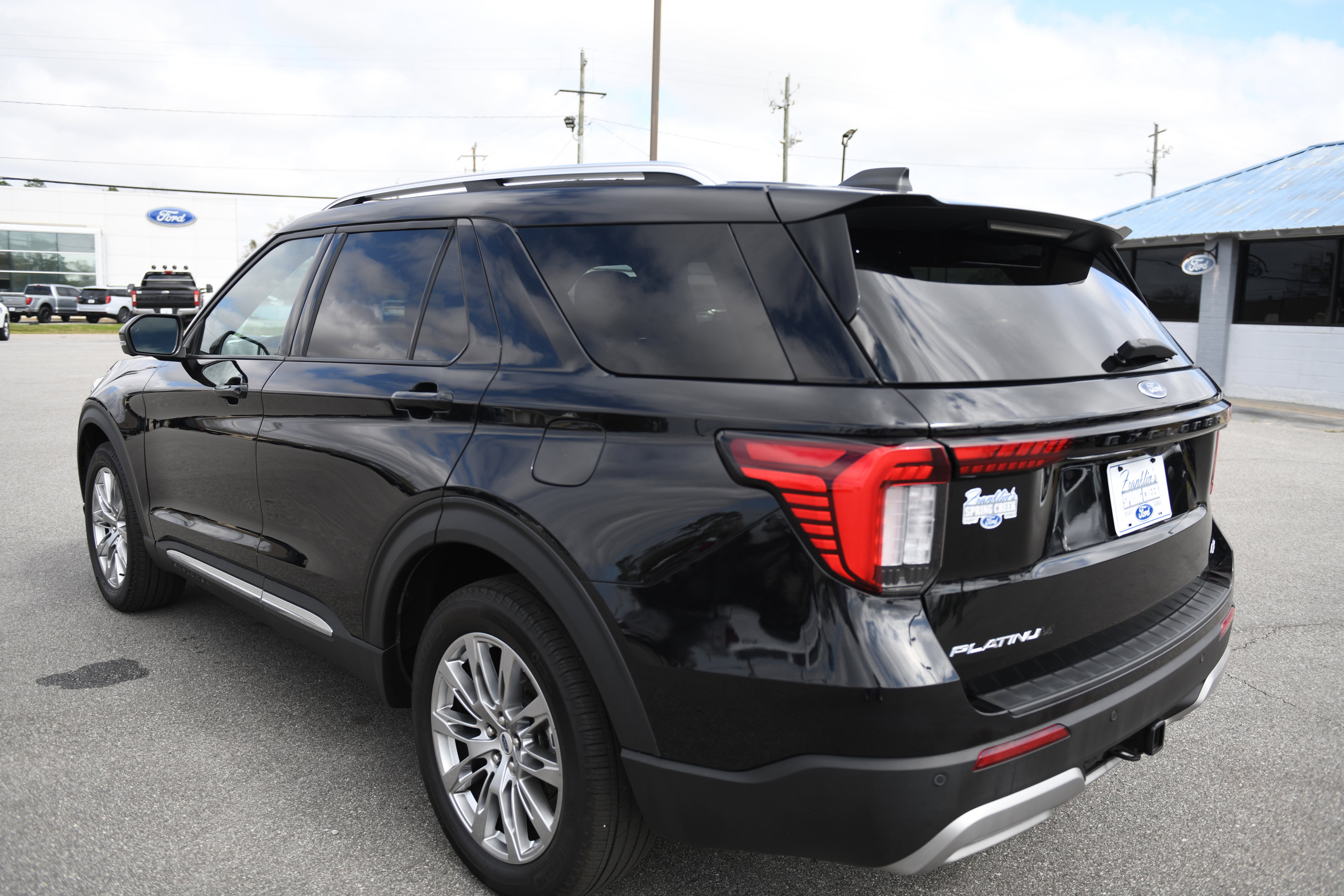 Used 2025 Ford Explorer Platinum image 10
