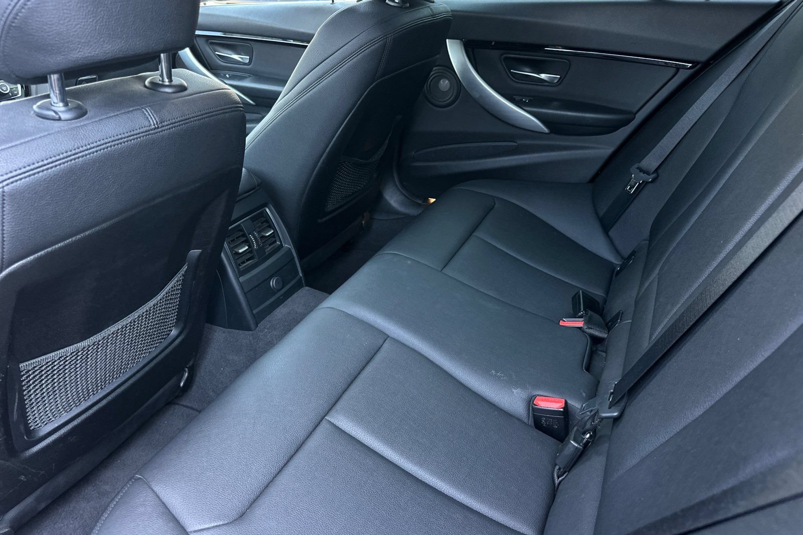Used 2016 BMW 340i xDrive Sedan AWD/4WD image 11