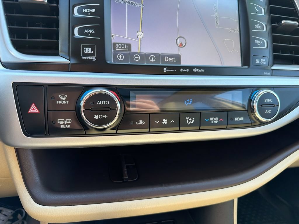 Used 2018 Toyota Highlander Limited Platinum w/ Protection Package #3 AWD/4WD image 26