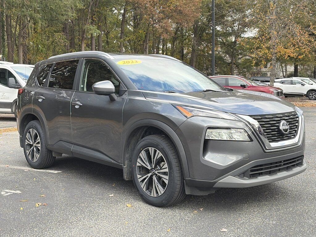 Used 2023 Nissan Rogue SV w/ SV Premium B Package image 7