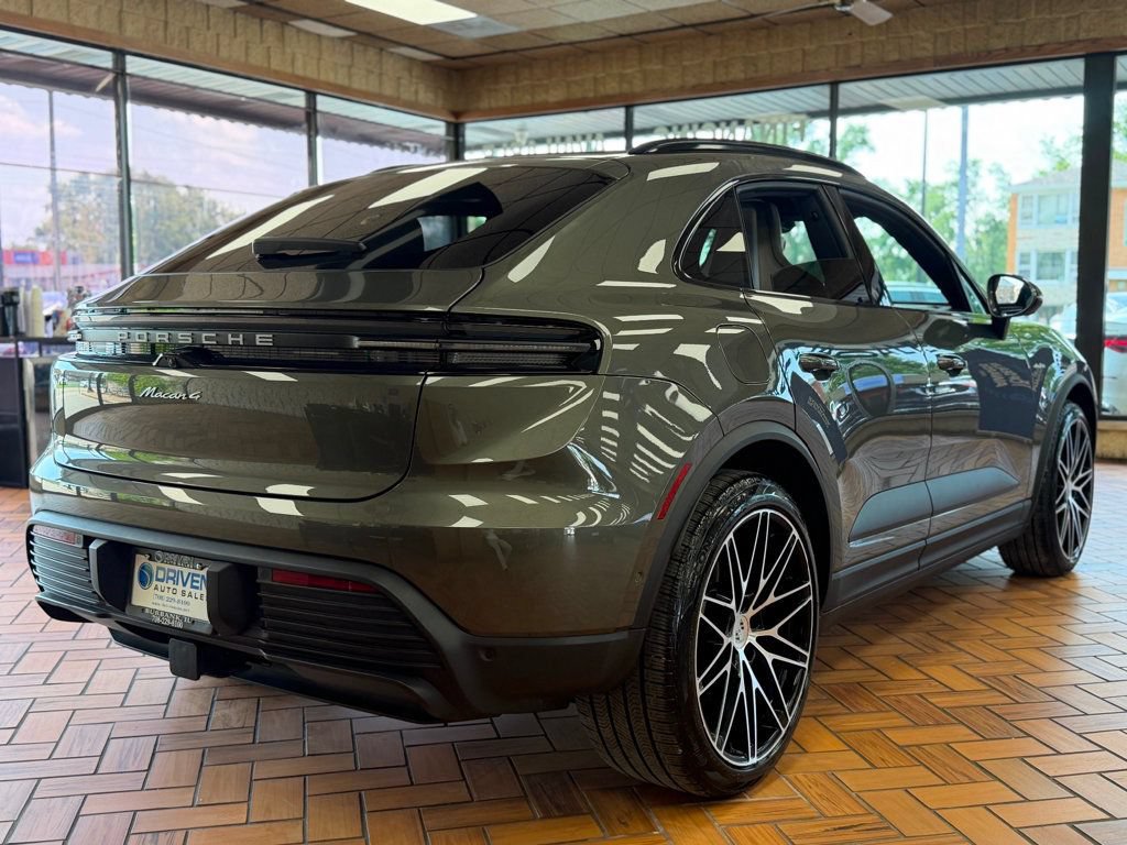 Used 2024 Porsche Macan 4 Electric AWD/4WD image 8