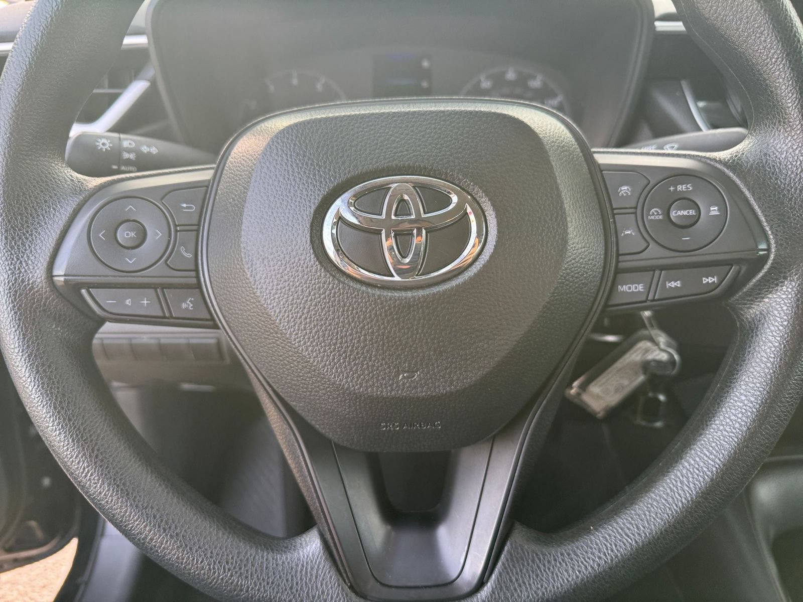 Used 2025 Toyota Corolla LE FWD image 25